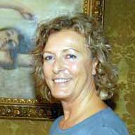 Attiva nella politica e negli studi delle donne dall’inizio degli anni Settanta, è autrice di testi teatrali e regista televisiva. Nel 1995 è tra le fondatrici del Centro Studi e Documentazione Pensiero Femminile e nel 2006 di ArDP (Archivio delle Donne in Piemonte). Per Rosenberg & Sellier ha pubblicato Non è per niente facile. La relazione tra i generi all’età del primo amore (2003).